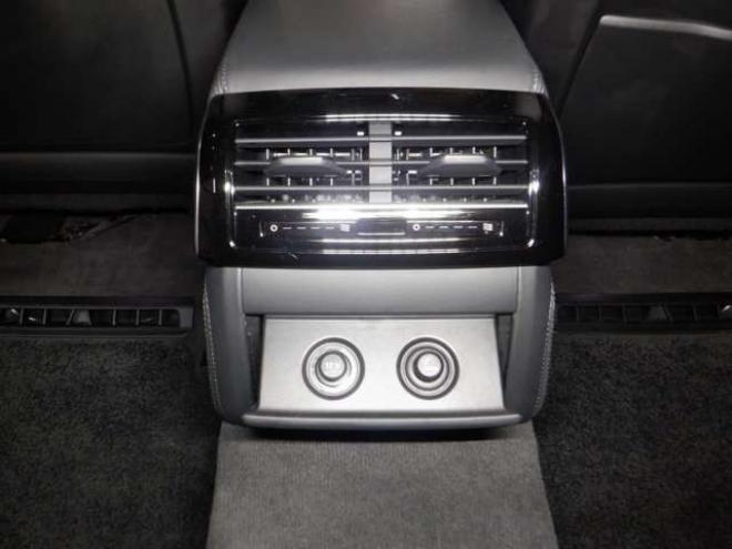 アウディA8 55 TFSI クワトロ 4WD　本州仕入・ナビ・TV・B/T・サンルーフ・黒革・360°カメラ・LEDヘッドライト・後席リモート・BANG&OLUSENサウンド・電動トランク・全席電動シート・全席パワークロージングドア・ヘッドアップディスプレイ 3000