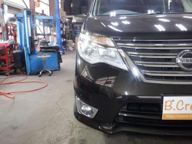 セレナ2.0 ハイウェイスター 4WD　ナビ・TV・B/T・Bカメラ・エンジンスターター・両側電動・フリップダウンモニター・LEDヘッドライト・インテリキー・プッシュスタート・アイドリングストップ・クルコン・ETC・寒冷地仕様・フォグランプ 2000