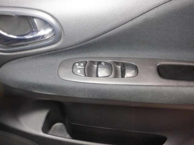 セレナ2.0 ハイウェイスター 4WD　ナビ・TV・B/T・Bカメラ・エンジンスターター・両側電動・フリップダウンモニター・LEDヘッドライト・インテリキー・プッシュスタート・アイドリングストップ・クルコン・ETC・寒冷地仕様・フォグランプ 2000