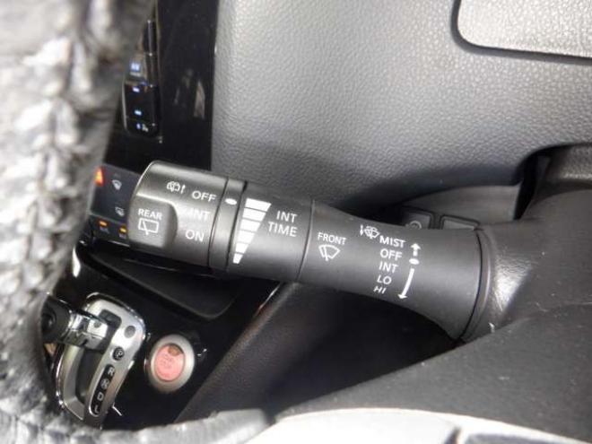 セレナ2.0 ハイウェイスター 4WD　ナビ・TV・B/T・Bカメラ・エンジンスターター・両側電動・フリップダウンモニター・LEDヘッドライト・インテリキー・プッシュスタート・アイドリングストップ・クルコン・ETC・寒冷地仕様・フォグランプ 2000