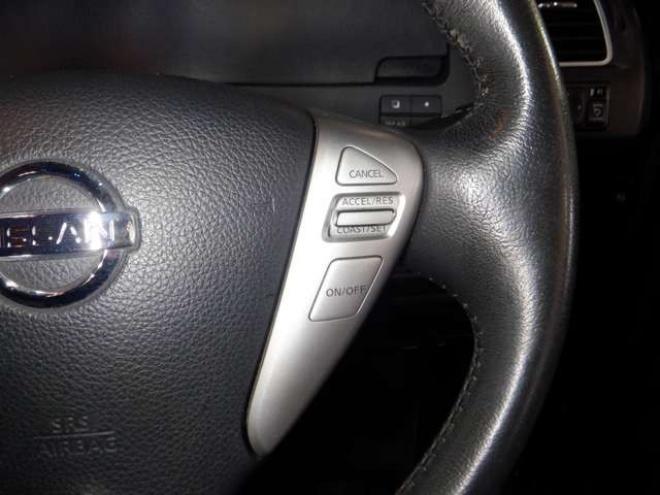 セレナ2.0 ハイウェイスター 4WD　ナビ・TV・B/T・Bカメラ・エンジンスターター・両側電動・フリップダウンモニター・LEDヘッドライト・インテリキー・プッシュスタート・アイドリングストップ・クルコン・ETC・寒冷地仕様・フォグランプ 2000