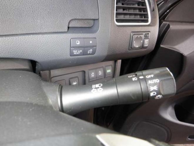 セレナ2.0 ハイウェイスター 4WD　ナビ・TV・B/T・Bカメラ・エンジンスターター・両側電動・フリップダウンモニター・LEDヘッドライト・インテリキー・プッシュスタート・アイドリングストップ・クルコン・ETC・寒冷地仕様・フォグランプ 2000