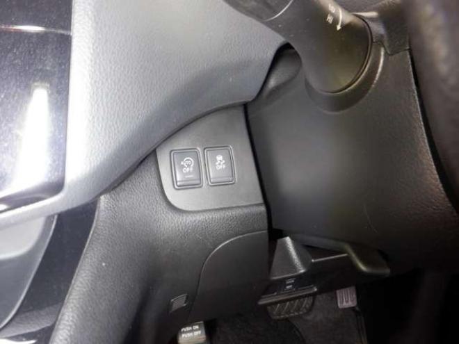 セレナ2.0 ハイウェイスター 4WD　ナビ・TV・B/T・Bカメラ・エンジンスターター・両側電動・フリップダウンモニター・LEDヘッドライト・インテリキー・プッシュスタート・アイドリングストップ・クルコン・ETC・寒冷地仕様・フォグランプ 2000