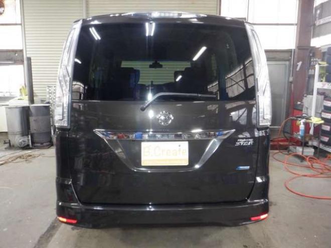 セレナ2.0 ハイウェイスター 4WD　ナビ・TV・B/T・Bカメラ・エンジンスターター・両側電動・フリップダウンモニター・LEDヘッドライト・インテリキー・プッシュスタート・アイドリングストップ・クルコン・ETC・寒冷地仕様・フォグランプ 2000