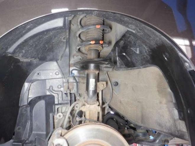 セレナ2.0 ハイウェイスター 4WD　ナビ・TV・B/T・Bカメラ・エンジンスターター・両側電動・フリップダウンモニター・LEDヘッドライト・インテリキー・プッシュスタート・アイドリングストップ・クルコン・ETC・寒冷地仕様・フォグランプ 2000