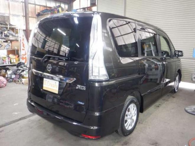 セレナ2.0 ハイウェイスター 4WD　ナビ・TV・B/T・Bカメラ・エンジンスターター・両側電動・フリップダウンモニター・LEDヘッドライト・インテリキー・プッシュスタート・アイドリングストップ・クルコン・ETC・寒冷地仕様・フォグランプ 2000