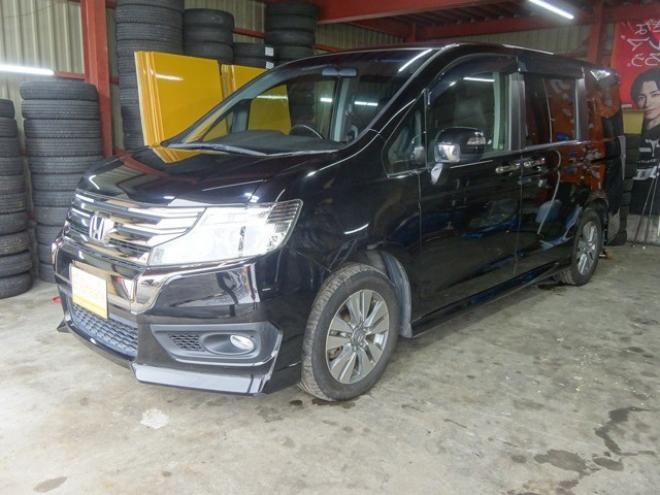 ステップワゴン2.0 スパーダ Z クールスピリット インターナビセレクション 4WD　本州仕入・後期型・ナビ・TV・Bカメラ・Rモニター・両側電動・スマートキー・クルコン・HID・ETC・パドルシフト・ハーフレザーシート・ワイパーデアイサー・リアヒーター・ミラーヒーター・アイドリングストップ 2000