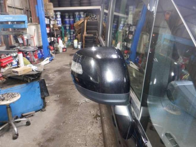 ステップワゴン2.0 スパーダ Z クールスピリット インターナビセレクション 4WD　本州仕入・後期型・ナビ・TV・Bカメラ・Rモニター・両側電動・スマートキー・クルコン・HID・ETC・パドルシフト・ハーフレザーシート・ワイパーデアイサー・リアヒーター・ミラーヒーター・アイドリングストップ 2000