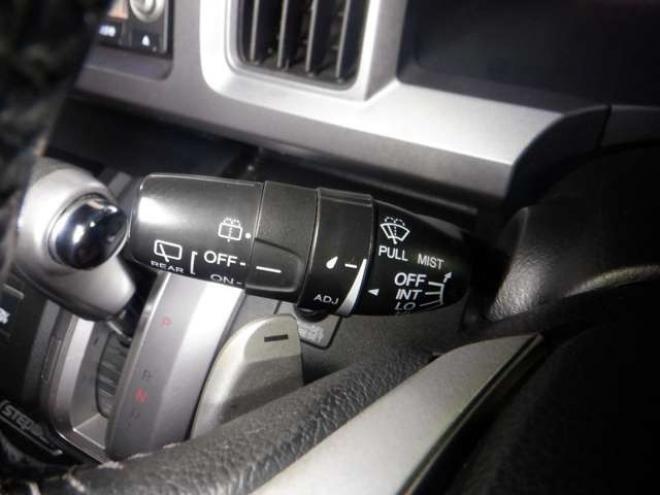 ステップワゴン2.0 スパーダ Z クールスピリット インターナビセレクション 4WD　本州仕入・後期型・ナビ・TV・Bカメラ・Rモニター・両側電動・スマートキー・クルコン・HID・ETC・パドルシフト・ハーフレザーシート・ワイパーデアイサー・リアヒーター・ミラーヒーター・アイドリングストップ 2000