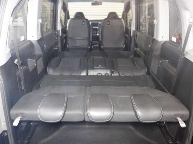 ステップワゴン2.0 スパーダ Z クールスピリット インターナビセレクション 4WD　本州仕入・後期型・ナビ・TV・Bカメラ・Rモニター・両側電動・スマートキー・クルコン・HID・ETC・パドルシフト・ハーフレザーシート・ワイパーデアイサー・リアヒーター・ミラーヒーター・アイドリングストップ 2000