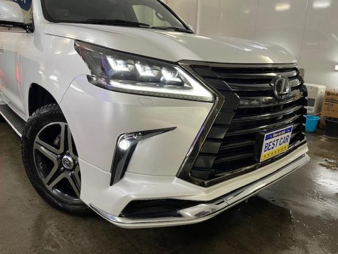 レクサスＬＸ５７０　ブラックシークエンス　寒冷地仕様　マークレビンソン　リアエンターテイメント　純正２１インチＡＷ　社外２０ＡＷ＋スタッドレスタイヤ付　純正ブラックレザーシート　電動サンルーフ　ヘッドアップディスプレイ　リア５面フィルム施工 4WD 5700 5Dr