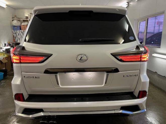 レクサスＬＸ５７０　ブラックシークエンス　寒冷地仕様　マークレビンソン　リアエンターテイメント　純正２１インチＡＷ　社外２０ＡＷ＋スタッドレスタイヤ付　純正ブラックレザーシート　電動サンルーフ　ヘッドアップディスプレイ　リア５面フィルム施工 4WD 5700 5Dr
