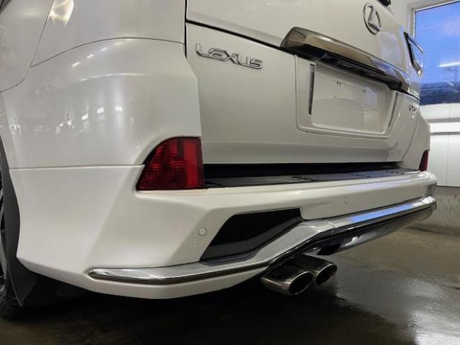 レクサスＬＸ５７０　ブラックシークエンス　寒冷地仕様　マークレビンソン　リアエンターテイメント　純正２１インチＡＷ　社外２０ＡＷ＋スタッドレスタイヤ付　純正ブラックレザーシート　電動サンルーフ　ヘッドアップディスプレイ　リア５面フィルム施工 4WD 5700 5Dr