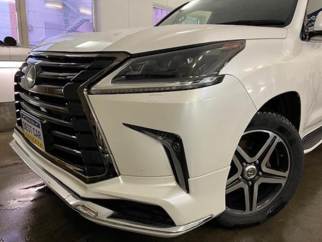 レクサスＬＸ５７０　ブラックシークエンス　寒冷地仕様　マークレビンソン　リアエンターテイメント　純正２１インチＡＷ　社外２０ＡＷ＋スタッドレスタイヤ付　純正ブラックレザーシート　電動サンルーフ　ヘッドアップディスプレイ　リア５面フィルム施工 4WD 5700 5Dr