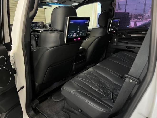 レクサスＬＸ５７０　ブラックシークエンス　寒冷地仕様　マークレビンソン　リアエンターテイメント　純正２１インチＡＷ　社外２０ＡＷ＋スタッドレスタイヤ付　純正ブラックレザーシート　電動サンルーフ　ヘッドアップディスプレイ　リア５面フィルム施工 4WD 5700 5Dr