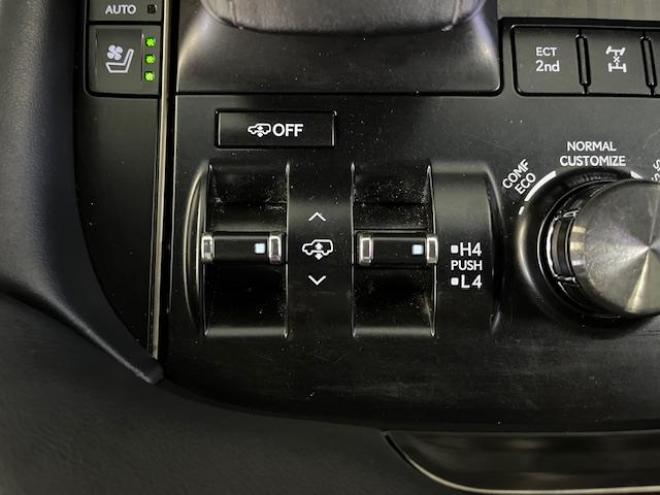 レクサスＬＸ５７０　ブラックシークエンス　寒冷地仕様　マークレビンソン　リアエンターテイメント　純正２１インチＡＷ　社外２０ＡＷ＋スタッドレスタイヤ付　純正ブラックレザーシート　電動サンルーフ　ヘッドアップディスプレイ　リア５面フィルム施工 4WD 5700 5Dr