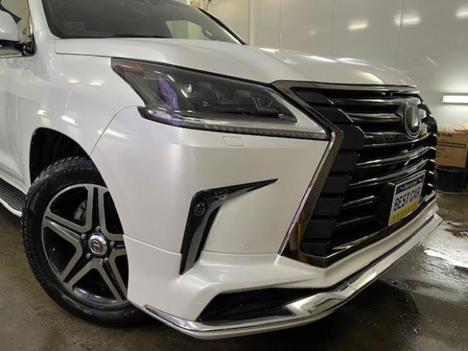 レクサスＬＸ５７０　ブラックシークエンス　寒冷地仕様　マークレビンソン　リアエンターテイメント　純正２１インチＡＷ　社外２０ＡＷ＋スタッドレスタイヤ付　純正ブラックレザーシート　電動サンルーフ　ヘッドアップディスプレイ　リア５面フィルム施工 4WD 5700 5Dr