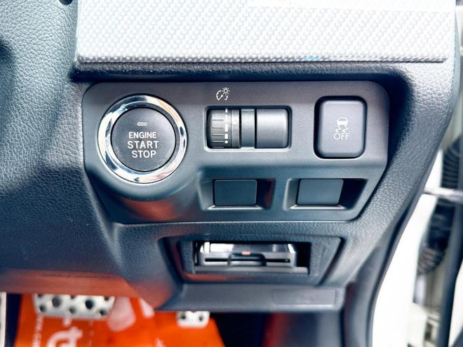 レヴォーグ2.0GT-Sアイサイト 4WD ローンが不安な方＜優遇ローン＞ 本州仕入 STIスポイラー 純正ナビ　ハーフレザー 4WD 2000 5Dr