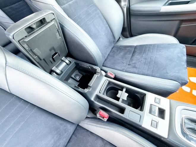 レヴォーグ2.0GT-Sアイサイト 4WD ローンが不安な方＜優遇ローン＞ 本州仕入 STIスポイラー 純正ナビ　ハーフレザー 4WD 2000 5Dr