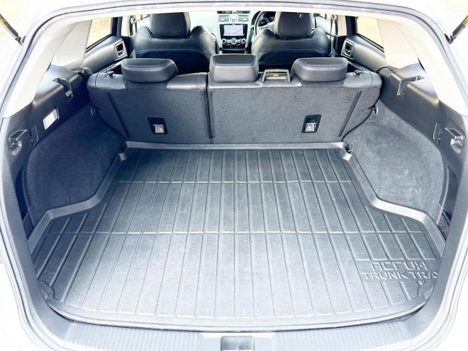 レヴォーグ2.0GT-Sアイサイト 4WD ローンが不安な方＜優遇ローン＞ 本州仕入 STIスポイラー 純正ナビ　ハーフレザー 4WD 2000 5Dr