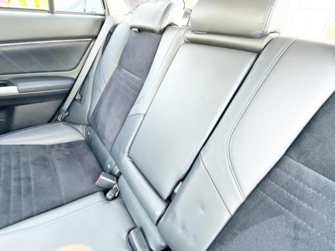 レヴォーグ2.0GT-Sアイサイト 4WD ローンが不安な方＜優遇ローン＞ 本州仕入 STIスポイラー 純正ナビ　ハーフレザー 4WD 2000 5Dr