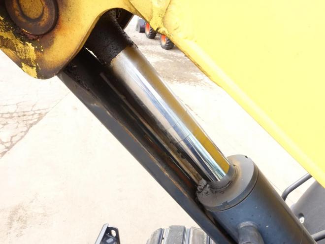 バックホーヤンマー　B7-6　バケット容量0.28m3