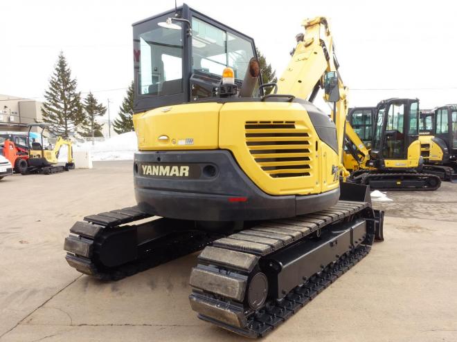 バックホーヤンマー　B7-6　バケット容量0.28m3