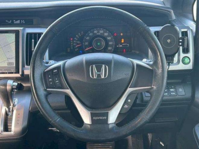 ステップワゴン2.0 スパーダ Z 4WD　ナビ　テレビ　スマートキー　記録簿　メンテナンスノート　取扱説明書　オートエアコン　後席モニター　バックカメラ　両側パワースライドドア　ETC 2000