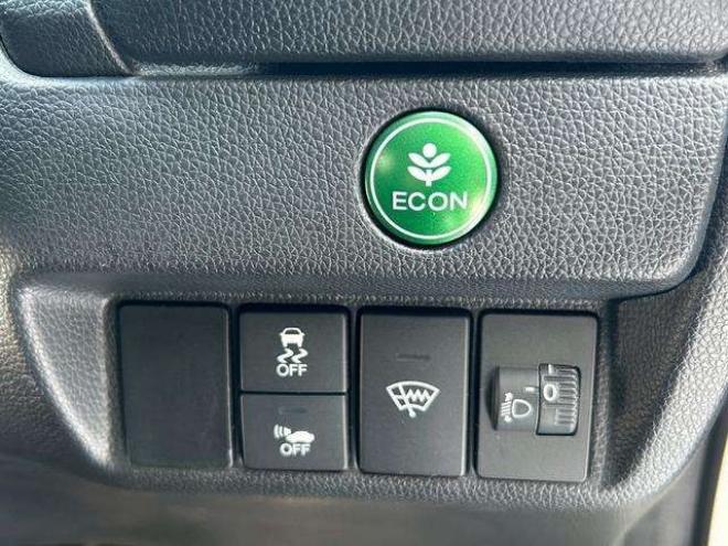 フィット1.5 ハイブリッド Fパッケージ 4WD　バックカメラ　ナビ　オートエアコン　　　キーレス　メンテナンスノート　取り扱い説明書　ETC　オーディオ 1500