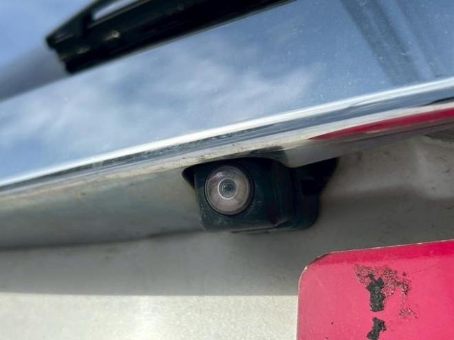 フィット1.5 ハイブリッド Fパッケージ 4WD　バックカメラ　ナビ　オートエアコン　　　キーレス　メンテナンスノート　取り扱い説明書　ETC　オーディオ 1500