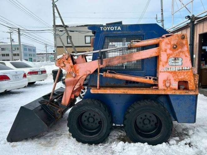 スキッドステアローダトヨタジョブサン8　ヒーター付　トヨタ　TOYOTA　ジョブサン8　ヒーター付き　ワイパー　冬仕様 2WD 2500