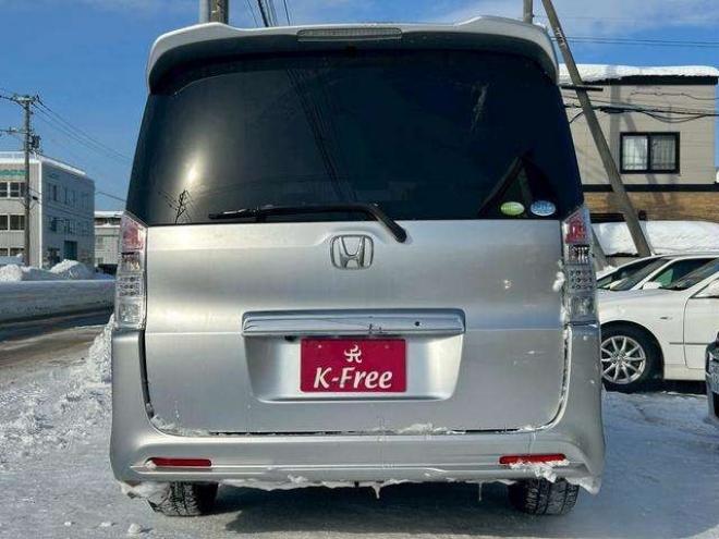 ステップワゴン2.0 スパーダ Z 4WD　スマートキー　衝突安全ボディー　電動格納ミラー　3列シート　サイドカメラ　バックカメラ 2000