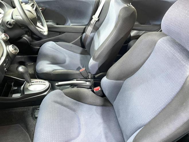 フィット1.3G 4WD 5年保証 ナビ ETC 寒冷地仕様 禁煙 車検整備2年付