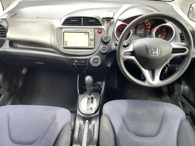 フィット1.3G 4WD 5年保証 ナビ ETC 寒冷地仕様 禁煙 車検整備2年付