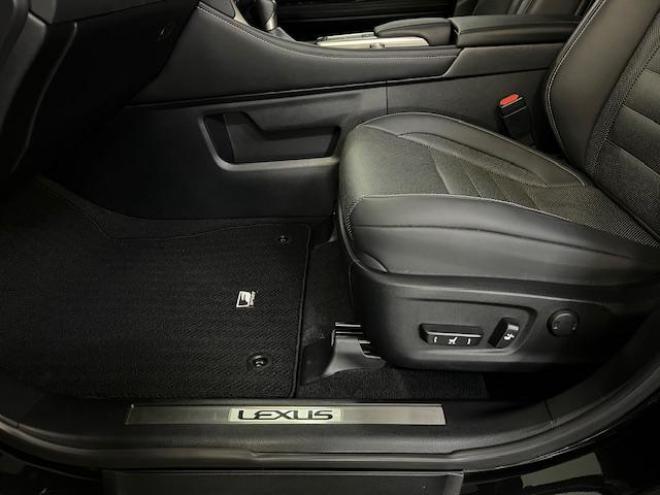 レクサスＲＸ４５０ｈ　Ｆスポーツ　寒冷地仕様　純正２０ＡＷ＋新品夏タイヤ　社外１８ＡＷ＋スタッドレスタイヤ付　レクサスセーフティセンス　純正ブラックレザーシート　電動サンルーフ　前後ドライブレコーダー　全方位アラウンドビューモニター 4WD 3500 5Dr