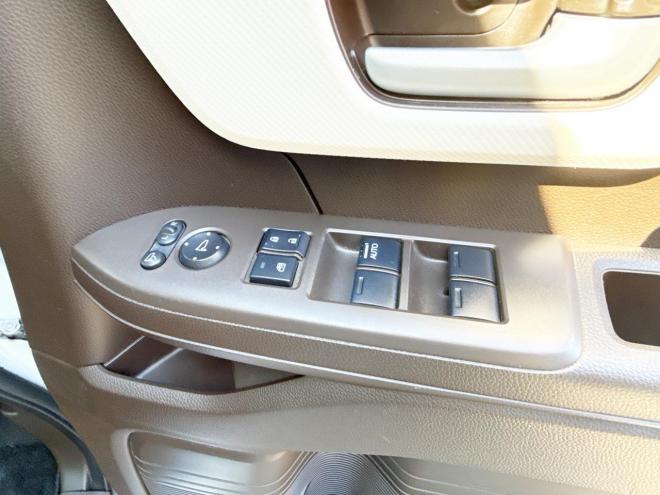 N-BOX660L 4WD ローンが不安な方＜優遇ローン＞ 本州仕入　寒冷地仕様　ホンダセンシング 4WD 660 5Dr