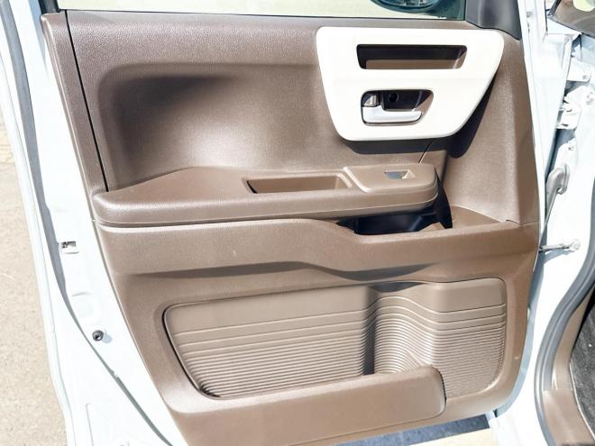 N-BOX660L 4WD ローンが不安な方＜優遇ローン＞ 本州仕入　寒冷地仕様　ホンダセンシング 4WD 660 5Dr