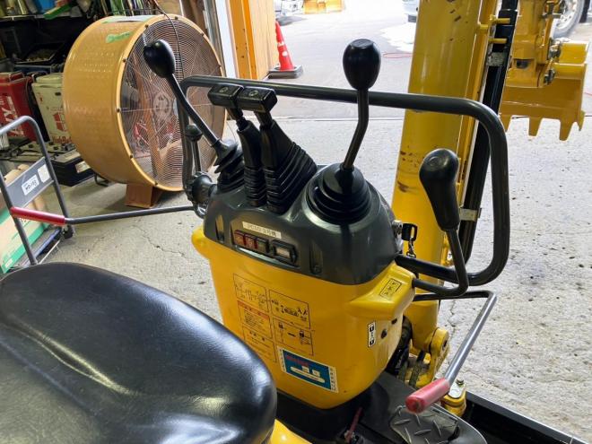 バックホーコマツ　中古　PC10MR-2　ブレーカー付　建機