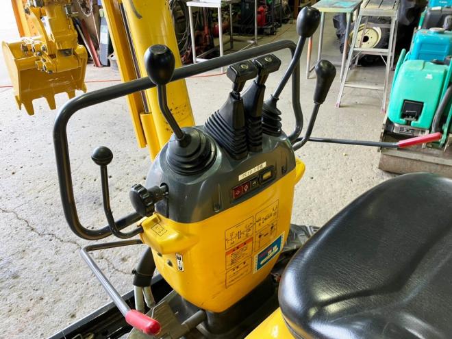 バックホーコマツ　中古　PC10MR-2　ブレーカー付　建機