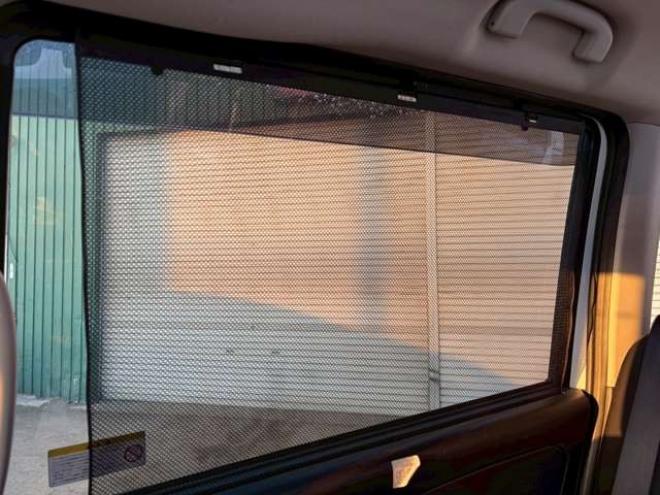 セレナ2.0 ハイウェイスター V 4WD　社外ナビ　後席モニター　両側パワスラ　エンジンスターター　ETC　パワステ　パワーウィンドウ　ABS　キーレスエントリー　アイドリングストップ　寒冷地仕様　盗難防止装置　エアコン　横滑り防止装置 2000