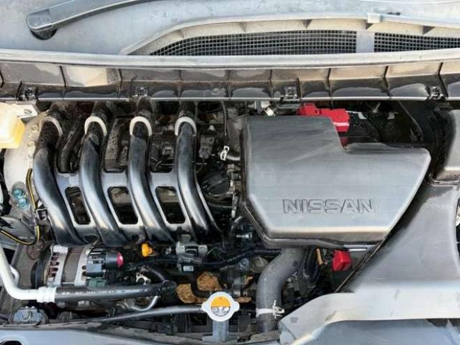 セレナ2.0 ハイウェイスター V 4WD　社外ナビ　後席モニター　両側パワスラ　エンジンスターター　ETC　パワステ　パワーウィンドウ　ABS　キーレスエントリー　アイドリングストップ　寒冷地仕様　盗難防止装置　エアコン　横滑り防止装置 2000