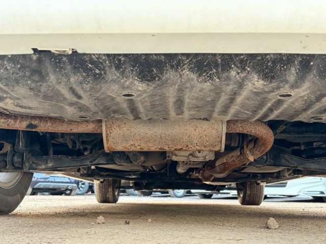 セレナ2.0 ハイウェイスター V 4WD　社外ナビ　後席モニター　両側パワスラ　エンジンスターター　ETC　パワステ　パワーウィンドウ　ABS　キーレスエントリー　アイドリングストップ　寒冷地仕様　盗難防止装置　エアコン　横滑り防止装置 2000