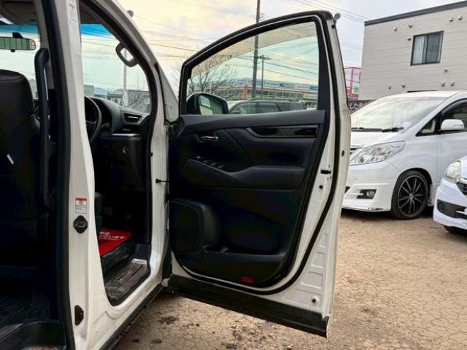 ヴェルファイア2.5 Z 4WD　純正ナビ　TRDエアロ　両側パワスラ　バックカメラ　社外アルミホイール　ETC　車高調　パワステ　パワーウィンドウ　キーレスエントリー　ABS　盗難防止装置　横滑り防止装置　エアコン　3列シート 2500