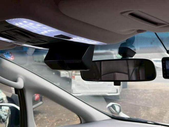 ヴェルファイア2.5 Z 4WD　純正ナビ　TRDエアロ　両側パワスラ　バックカメラ　社外アルミホイール　ETC　車高調　パワステ　パワーウィンドウ　キーレスエントリー　ABS　盗難防止装置　横滑り防止装置　エアコン　3列シート 2500