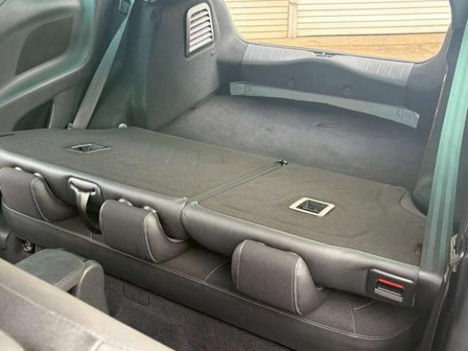 シトロエンDS3 シック　ETC　エアコン・クーラー　パワステ　パワーウィンドウ　キーレス　ABS 運転席エアバッグ　助手席エアバッグ　サイドエアバッグ　横滑り防止装置　社外ナビ　MTモード付 正規輸入車 2WD 1200