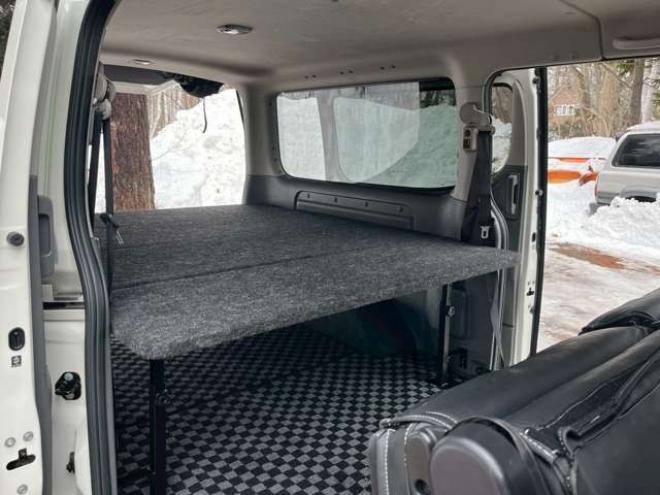 キャラバンNV350 2.5 プレミアムGX ロングボディ ディーゼルターボ 4WD　エンジンスターター　社外11インチナビ　バックカメラ　ETC　ワンオーナー　左側電動スライドドア　社外アルミ　パワーウィンドウ　パワステ　後席モニター　ABS　キーレスエントリー　衝突被害軽減ブレーキ 2500