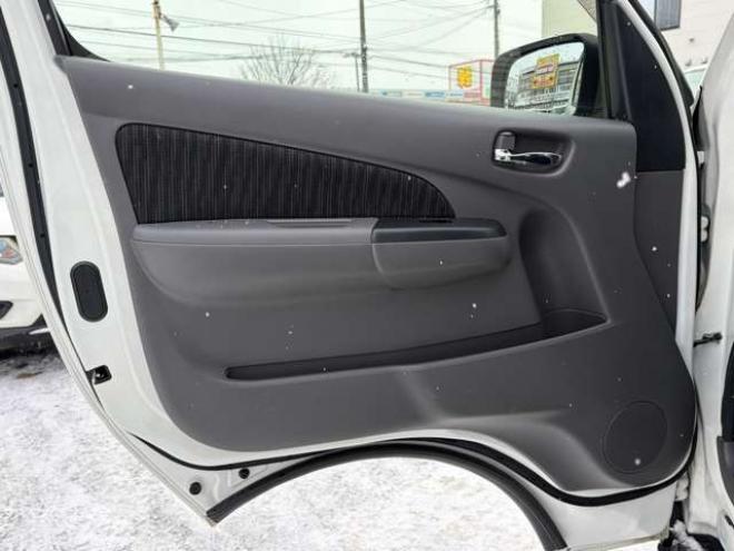 キャラバンNV350 2.5 プレミアムGX ロングボディ ディーゼルターボ 4WD　バックカメラ　エアコン　ドライブレコーダー　ETC　パワステ　パワーウィンドウ　スマートキー　キーレス　片側スライドドア 2500