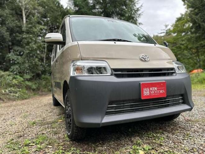 タウンエースバン1.5 GL 4WD　アルトピアーノ　ベージュツートン全塗装済　ベッドキット　セカンドバッテリー　ETC　フルセグTVナビ　バックカメラ　アイドリングストップ　ABS　レーンキープアシスト　盗難防止装置　パワステ　パワーウィンドウ 1500