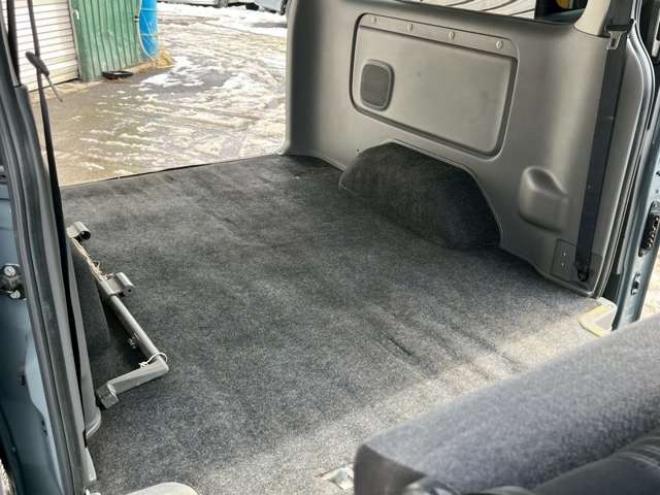 キャラバンNV350 2.5 プレミアムGX ロングボディ ディーゼルターボ 4WD　ABS　衝突軽減ブレーキ　横滑防止装置　盗難防止装置　エアコン　パワステ　パワーウィンドウ　キーレス　片側スライドドア　フォグランプ　ETC　エアバッグ　オリジナル全塗装アンビルグレー　フロントグリル 2500