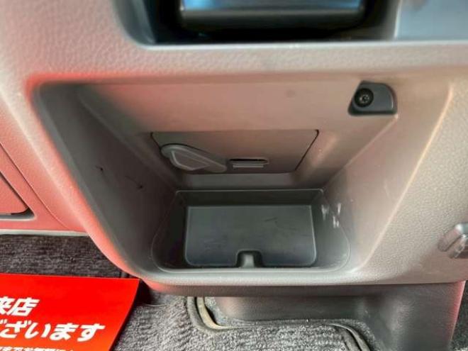 キャラバンNV350 2.5 プレミアムGX ロングボディ ディーゼルターボ 4WD　ABS　衝突軽減ブレーキ　横滑防止装置　盗難防止装置　エアコン　パワステ　パワーウィンドウ　キーレス　片側スライドドア　フォグランプ　ETC　エアバッグ　オリジナル全塗装アンビルグレー　フロントグリル 2500